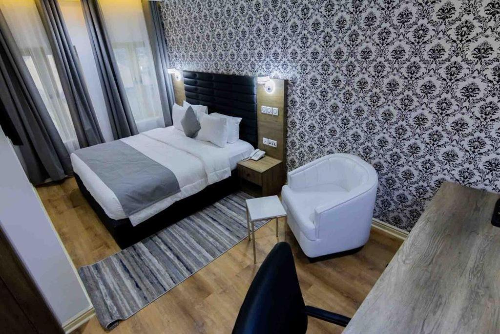 Crownsville Hotel - Airport Road Port Harcourt Exterior foto