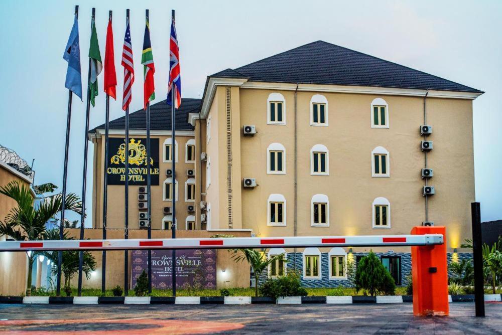 Crownsville Hotel - Airport Road Port Harcourt Exterior foto